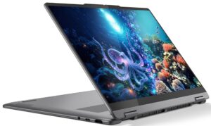 Portátil convertible 2 en 1 de 14" con pantalla táctil OLED Full HD Plus, procesador Intel Core Ultra 226V 16 GB de RAM y 512 GB de almacenamiento SSD, Lenovo Yoga 7 Gen 10